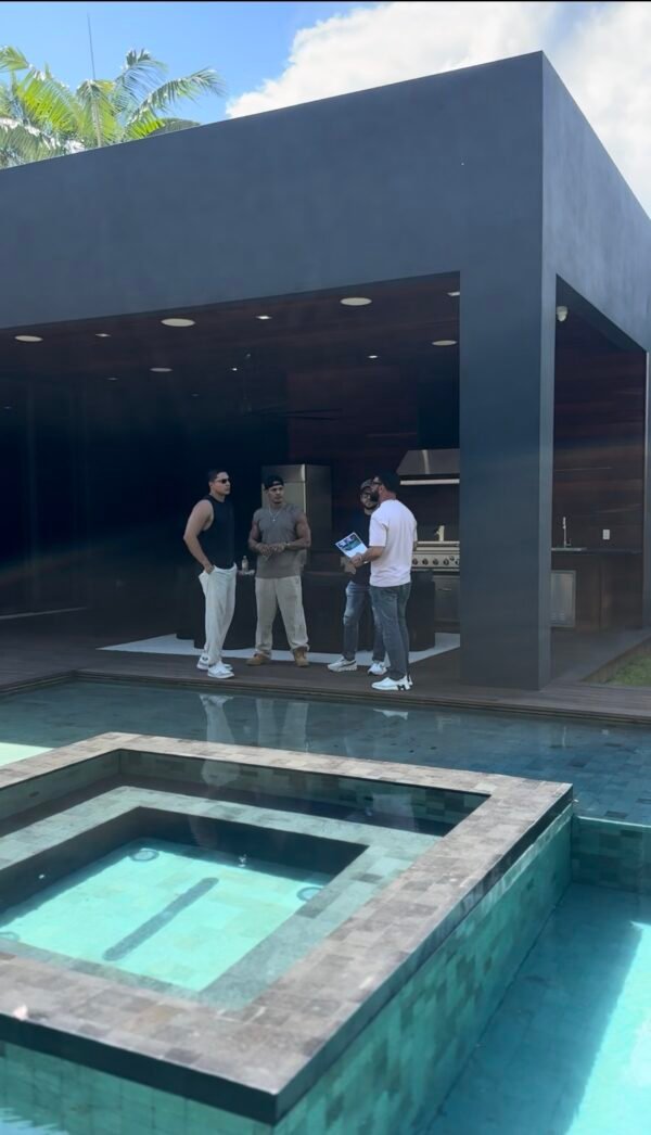 Ecosistema Completo – Empresa + Marca Personal